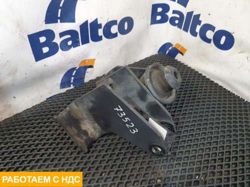 Кронштейн амортизатора